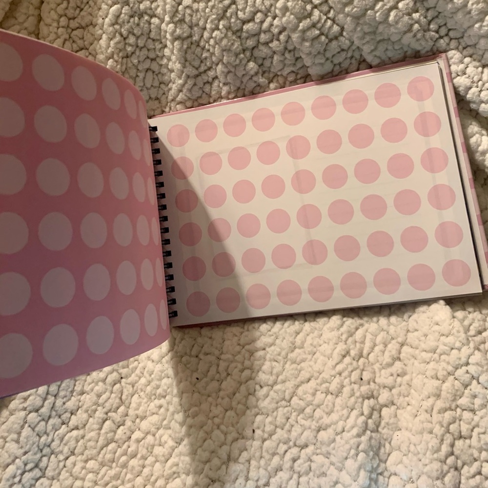 Never Used!! Scholastic Mini Scrapbook - Picture 4 of 7